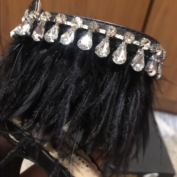 ZIGI SoHo Women “BRYNLEA” black feather & rhinestone detailed heels size 7 NIB! - Picture 5 of 12